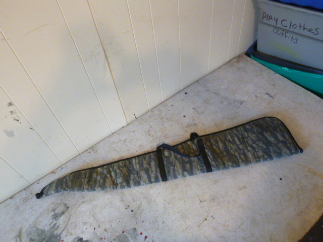 lot 187 image: Black Sheep Gun Case