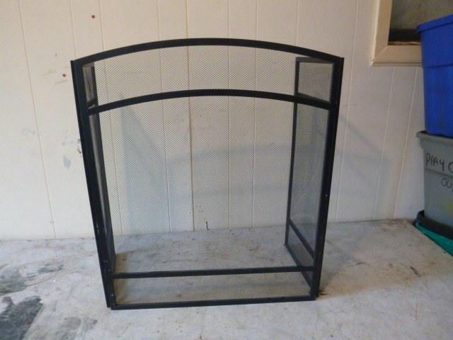 lot 194 image: Fireplace Screen