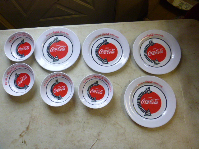 lot 196 image: 4 Coca-Cola Plates and Bowls