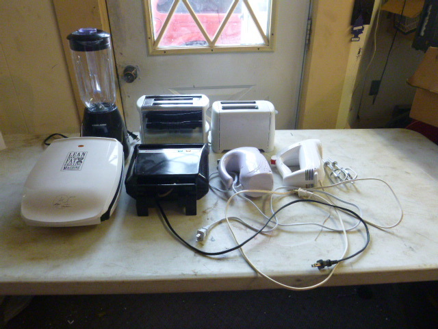 lot 197 image: Miscellaneous Small Kitchen Appliances