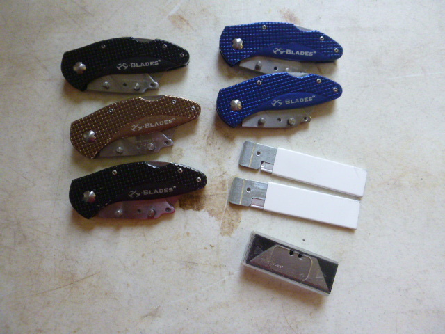 lot 199 image: Miscellaneous Box Knives