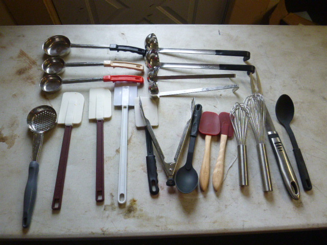lot 200 image: Miscellaneous Kitchen Items