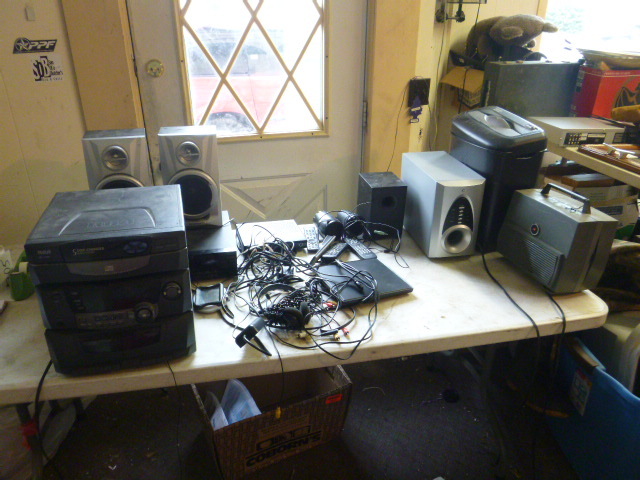 lot 205 image: Miscellaneous Electronic Items