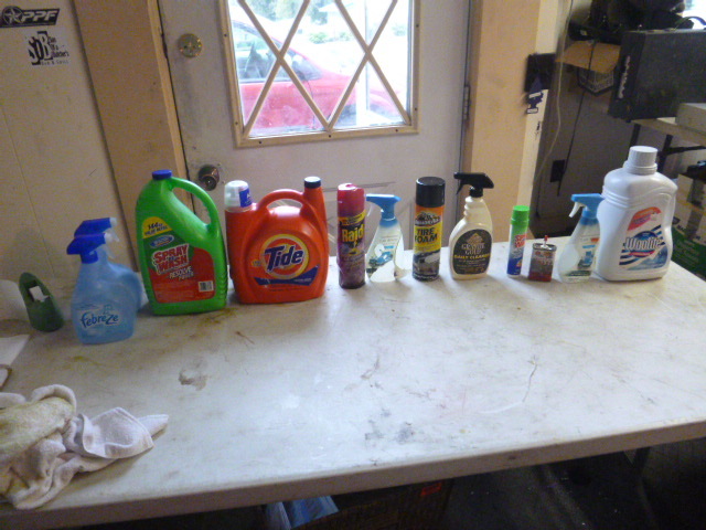 lot 211 image: Miscellaneous Household Liquids