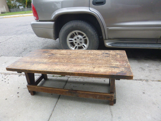 lot 222 image: Yard Bench