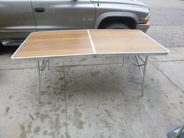 lot 223 image: Folding Camping Table