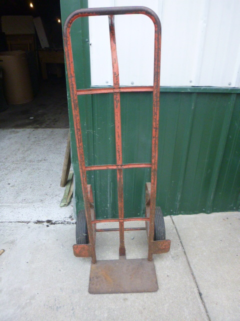 lot 225 image: 2 Wheel Dolly