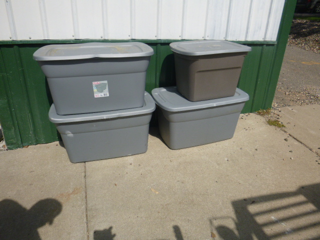 lot 259 image: 4 Storage Totes with Lids