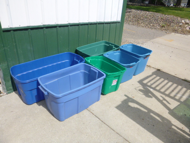 lot 265 image: 6 Storage Totes