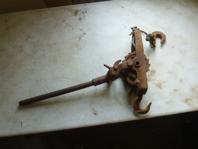 lot 268 image: Large Come-Along