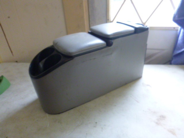 lot 276 image: Center Console Storage