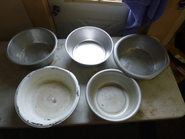 lot 280 image: 5 Big Bowls
