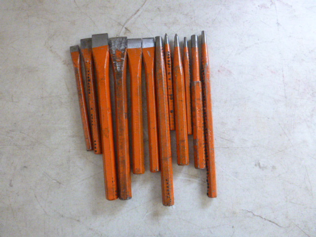 lot 290 image: Punch and Chisel Set