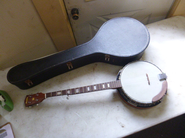 lot 295 image: Bently Banjo