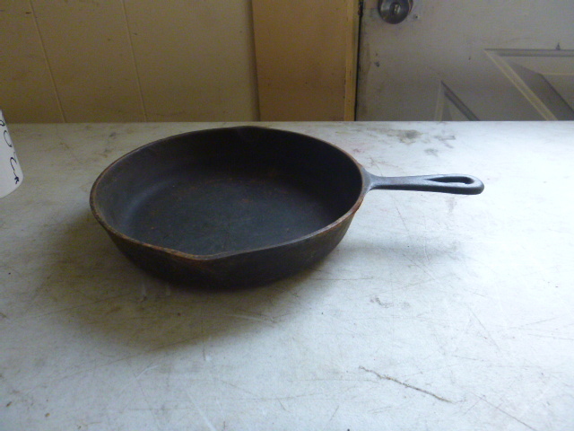 lot 303 image: Cast Iron Pan