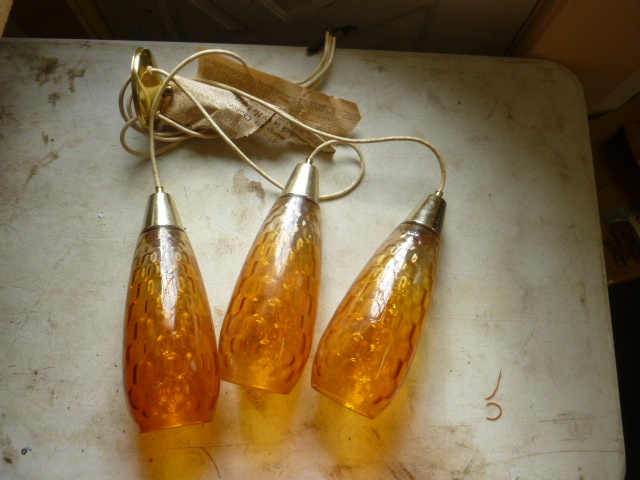 lot 305 image: Vintage Hanging Lights