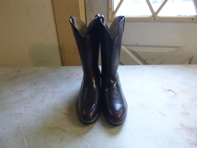 lot 316 image: Durango Cowboy Boots