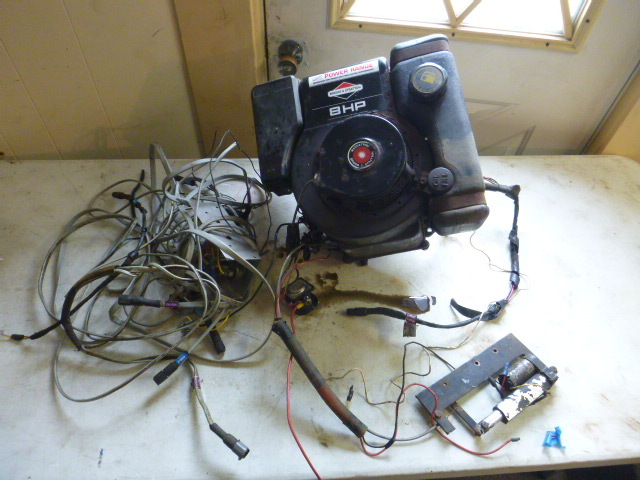lot 324 image: Briggs & Stratton 8AP Power Range Engine