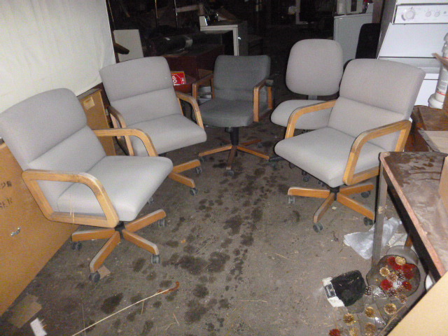 lot 339 image: 5 Office Chairs
