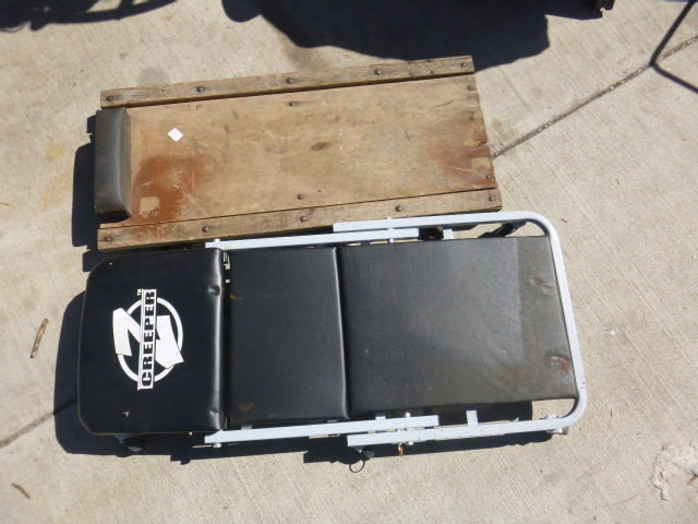 lot 361 image: 2 Car Creepers