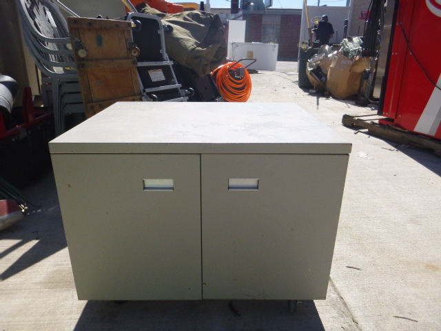 lot 362 image: Copier Stand on Casters