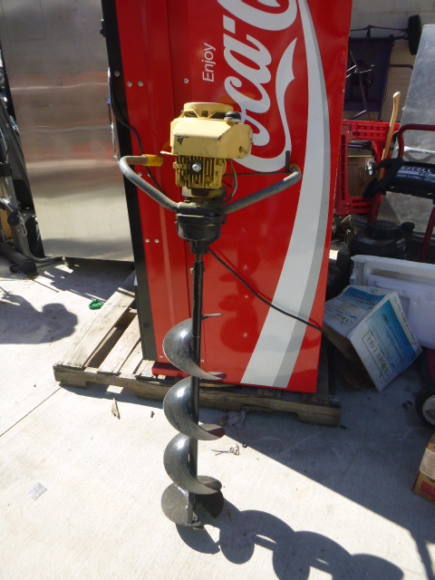 lot 365 image: Ice Auger