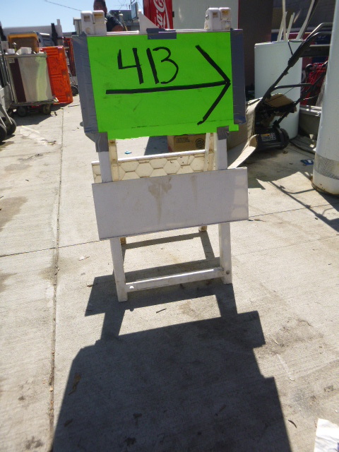 lot 370 image: Plastic Sign Holder
