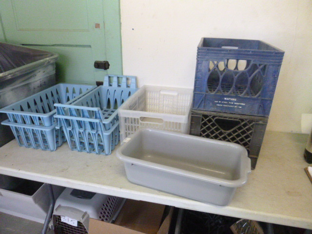 lot 371 image: 8 Storage Bins