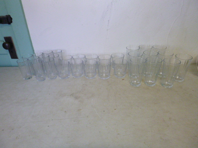 lot 372 image: 30 Piece Glass Set