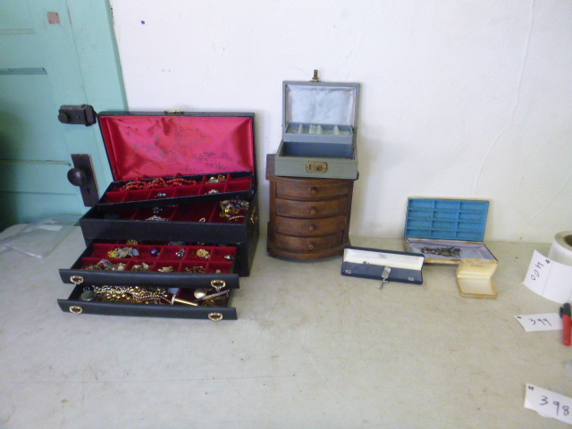 lot 398 image: Miscellaneous Jewelry Boxes