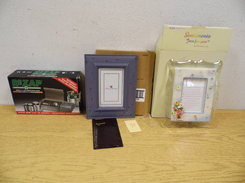 Battery Charger - 2 New Picture Frames