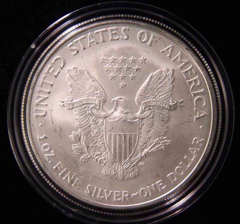 2005 AMERICAN SILVER EAGLE 1 TROY OZ. .999 FINE SILVER IN AIRTITE HOLDER