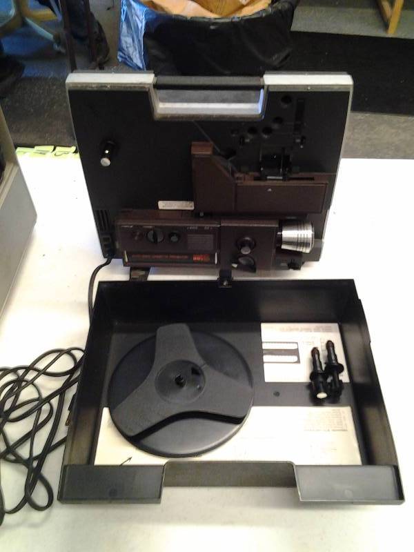 lot 12 image: Sears Du-All Auto 8 Cassette Movie Projector