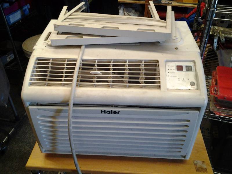 lot 34 image: Haier Window Air Conditioner Unit (Works But Needs Remote Control To Make Adjustments)