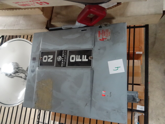 lot 4 image: Safety Switch