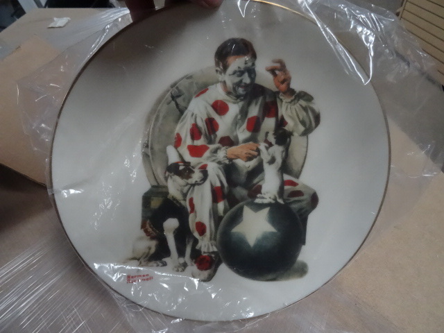 lot 12 image: Collector Plates