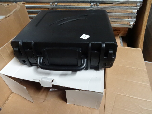lot 21 image: Padded Cases
