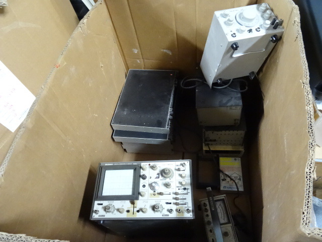 lot 23 image: Electronic Test Equipment