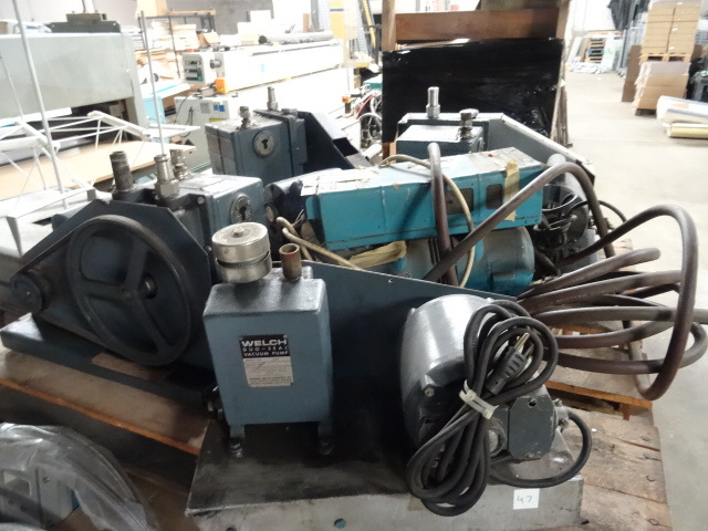 lot 47 image: Electric Vacuum Pumps