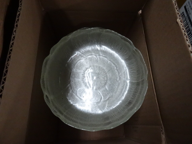 lot 48 image: Glassware
