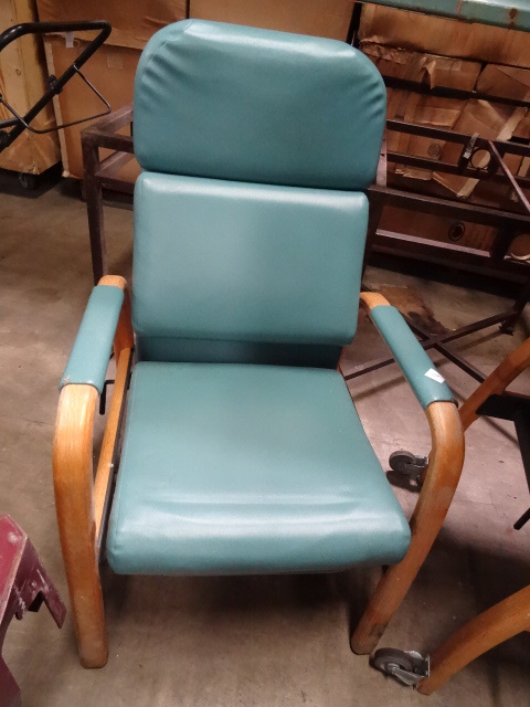 lot 4 image: Hillrom sturdy rocking chair...