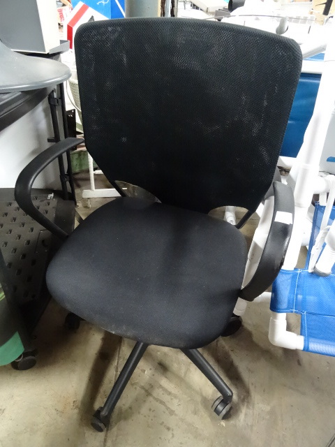 lot 31 image: Office chair on wheels...