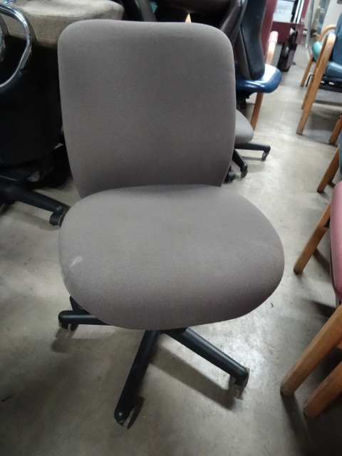 lot 35 image: Office chair on wheels...