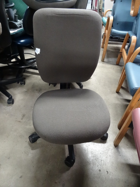 lot 37 image: Office chair on wheels...