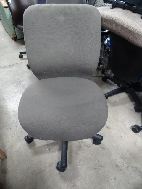 lot 40 image: Office chair on wheels...