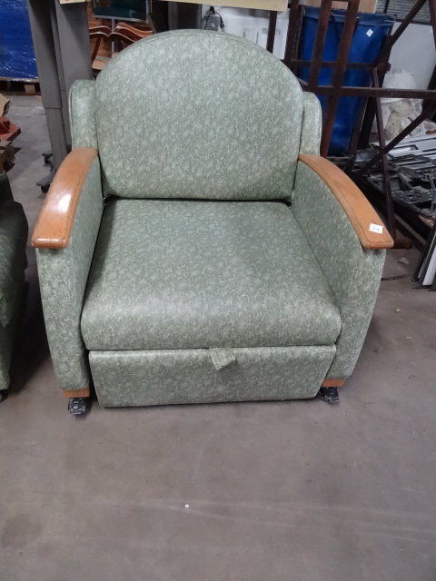 lot 18 image: Hillrom P375 Sleeper chair. BedCha...