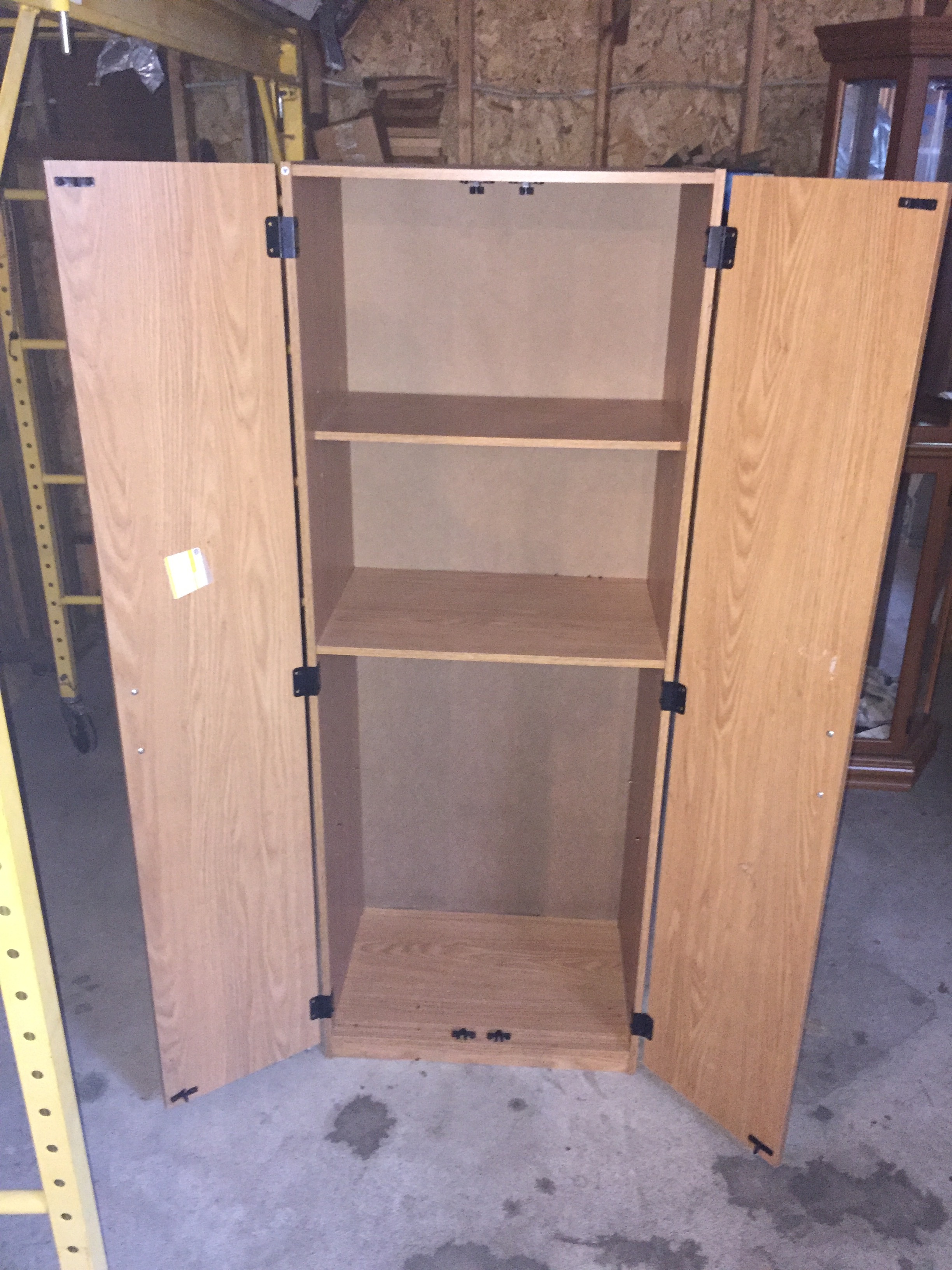 lot 3 image: Cabinet