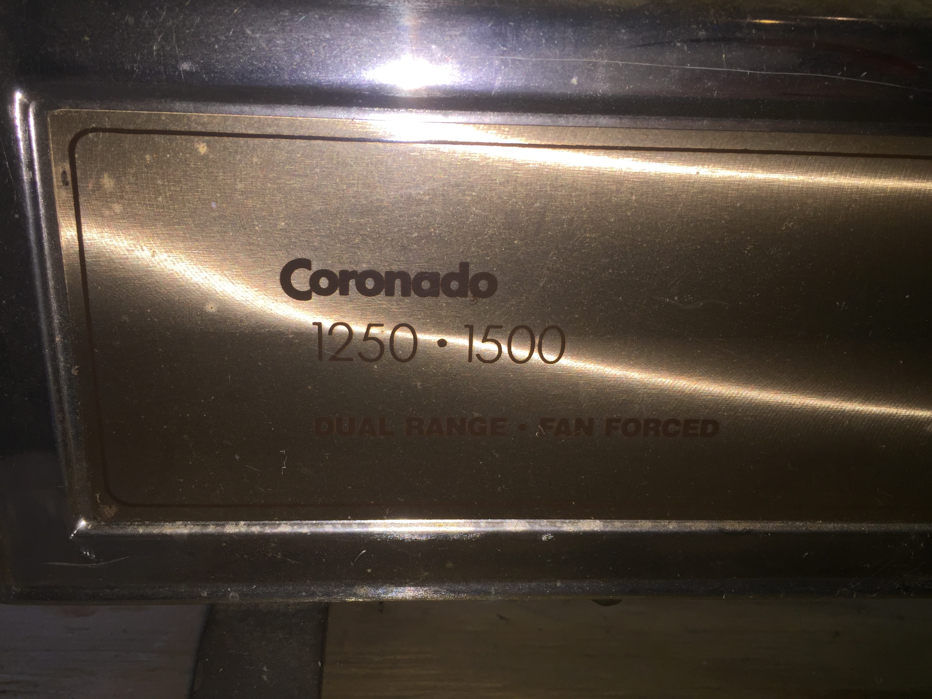 lot 28 image: Electric space heater