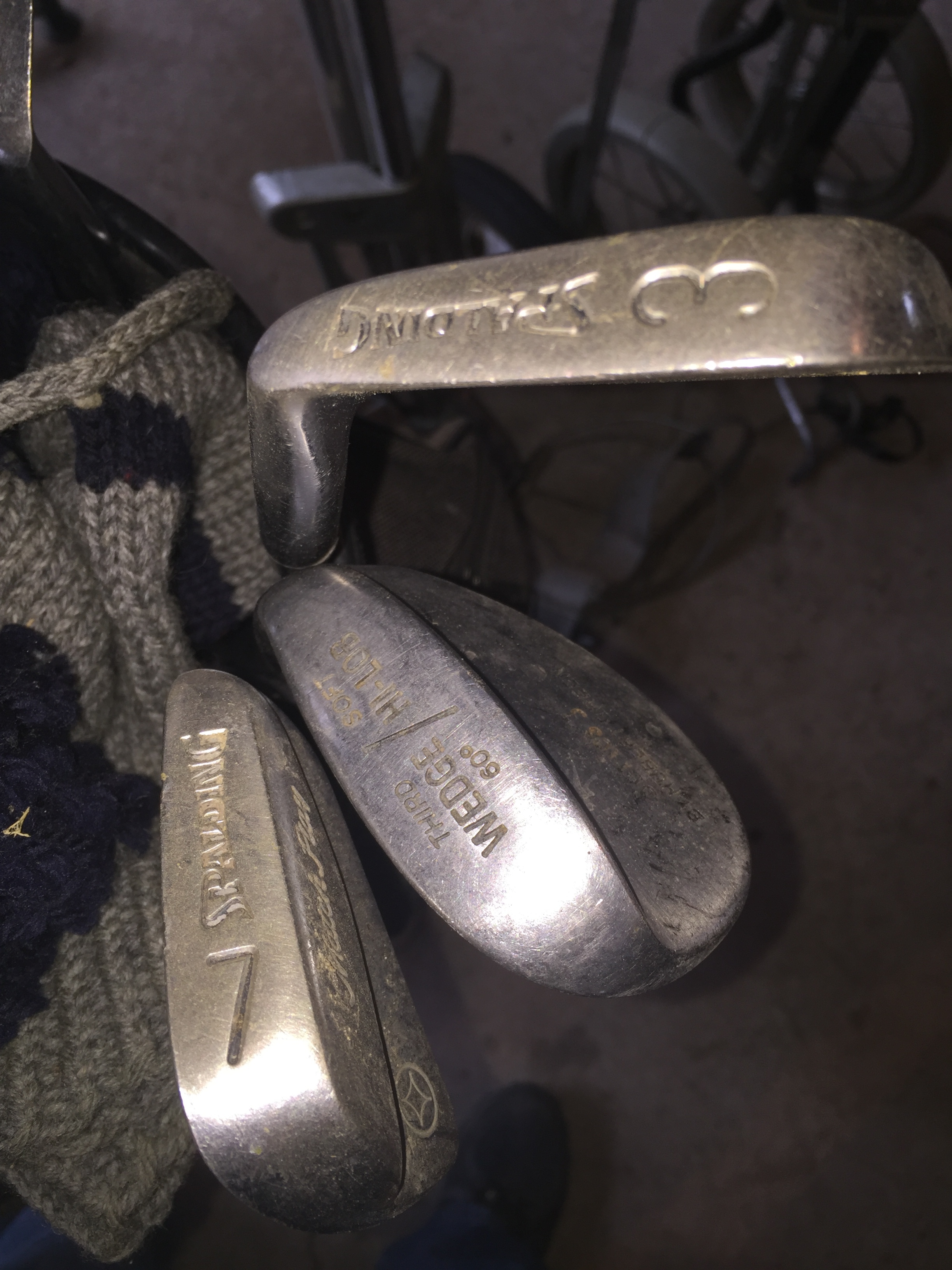 lot 37 image: Golf bag, clubs and 2 pull carts