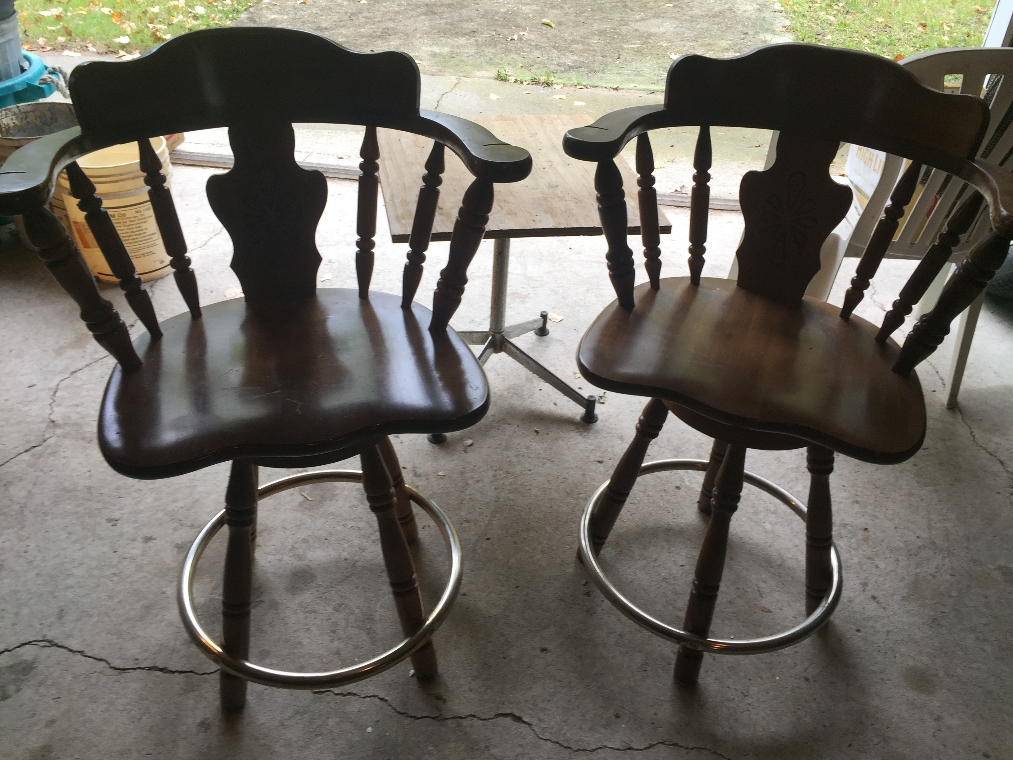lot 51 image: Wood bar stools